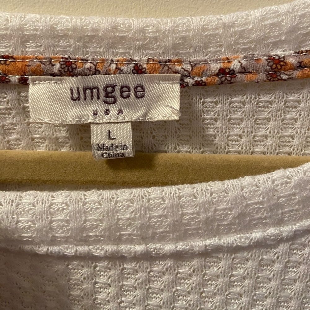 blouse - Picture 2 of 3